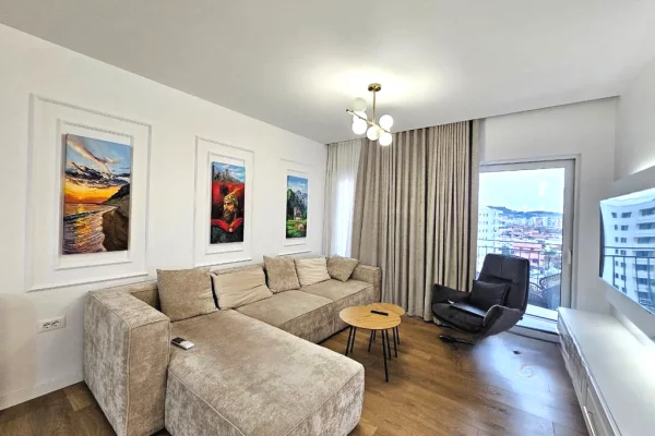 Shtepi me qera 2+1 ne Tirane - 750 Euro