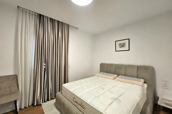 Shtepi me qera 2+1 ne Tirane - 750 Euro