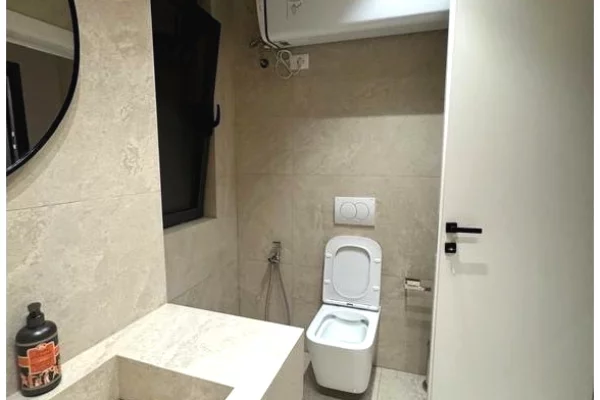 Shtepi me qera 2+1 ne Tirane - 1,500 Euro