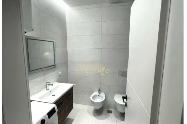 Shtepi me qera Apartament ne Tirane, 2+1, Mobilimi E mobiluar, Pagesa 1,500  Euro.