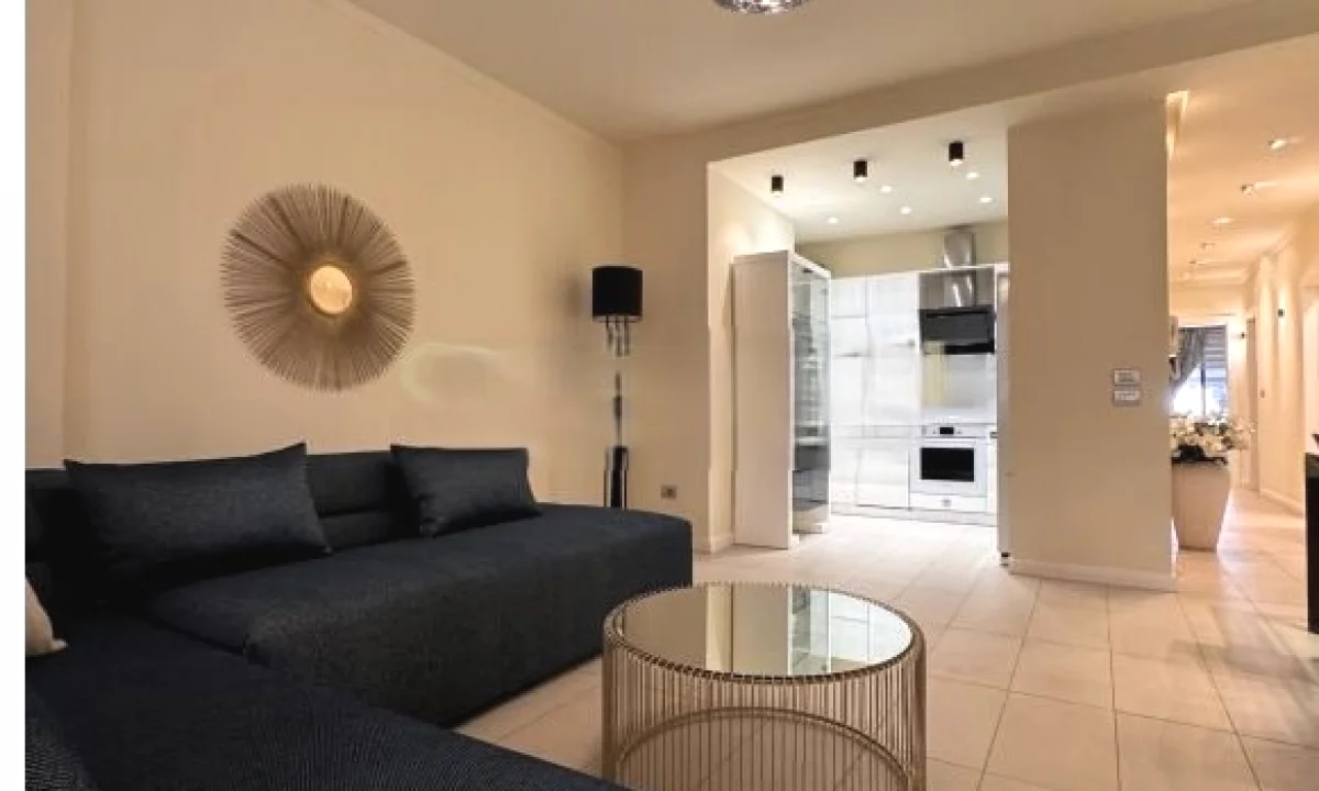 Shtepi me qera Apartament ne Tirane, 3+1, Mobilimi E mobiluar, Pagesa 1,500  Euro.