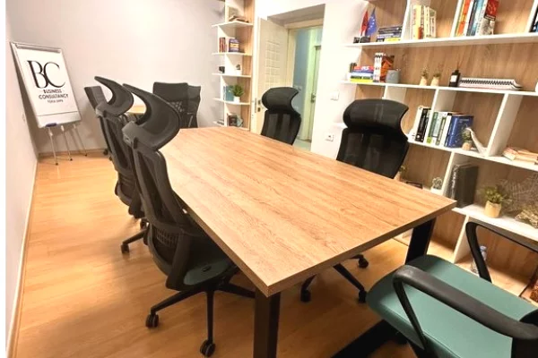 Ambient biznesi me qera 3+1 ne Tirane - 500 Euro