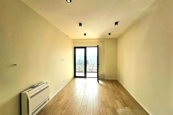 Ambient biznesi me qera 3+1 ne Tirane - 885 Euro