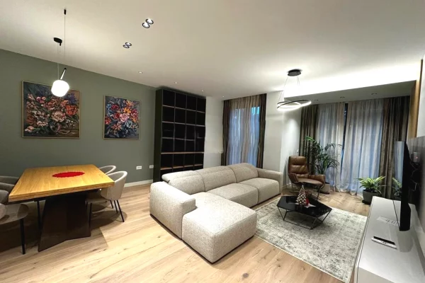 Shtepi me qera 2+1 ne Tirane - 3,500 Euro