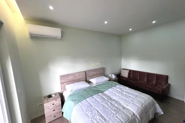 Shtepi ne shitje Apartament ne Tirane, 2+1, Mobilimi E mobiluar, Pagesa 300,000  Euro.