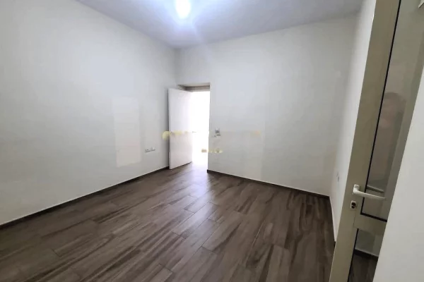 Qira, Ambient Biznesi, Bulevardi Zogu I