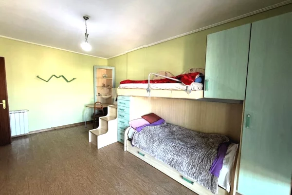 Shtepi me qera 2+1 ne Tirane - 700 Euro