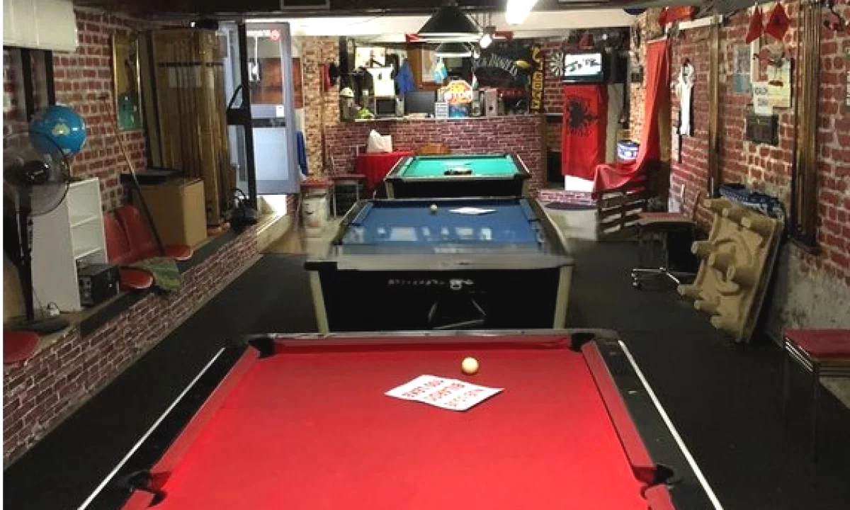 AMBIENT KOMERCIAL NE SHITJE, BLLOK!