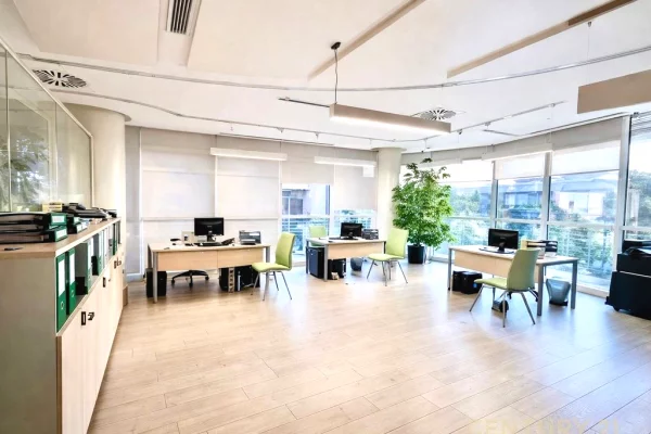 Ambient biznesi me qera 3+1 ne Tirane - 9,000 Euro