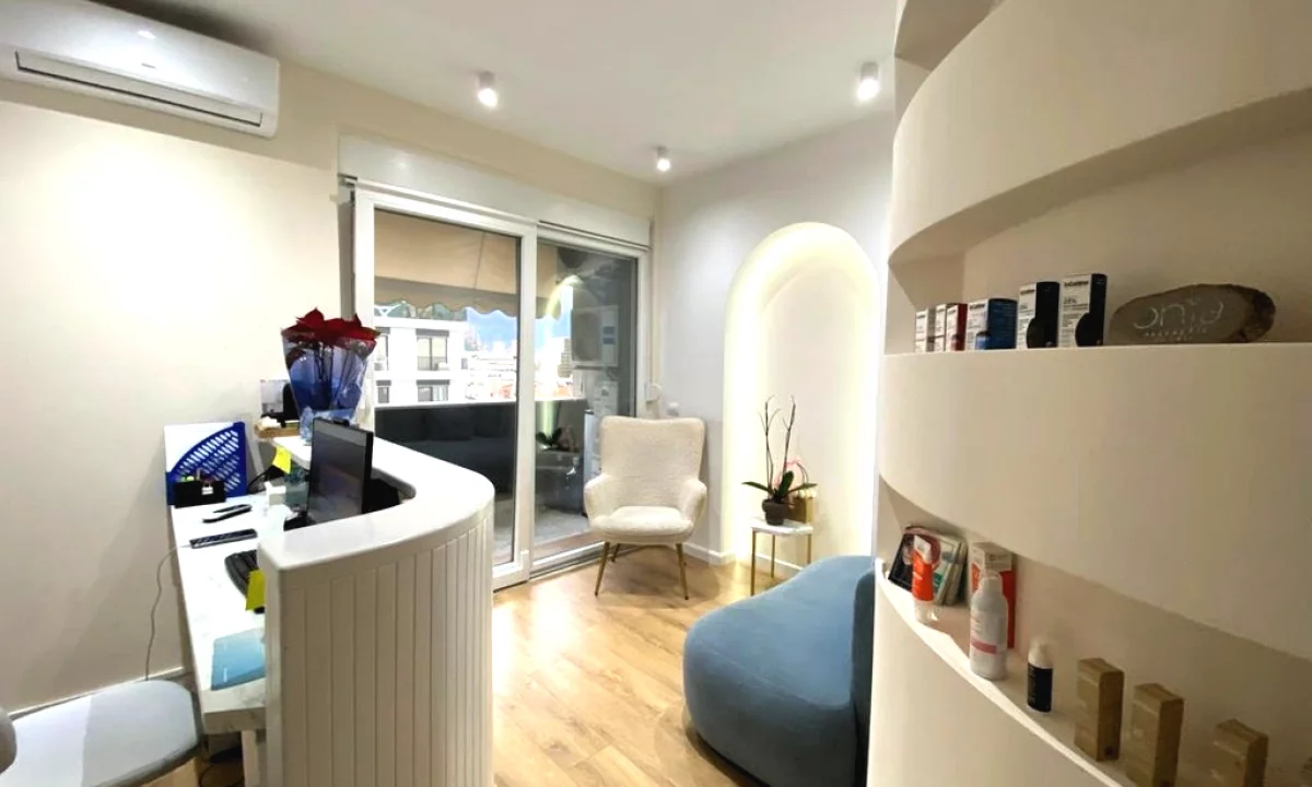 Ambient biznesi me qera 3+1 ne Tirane - 1,100 Euro