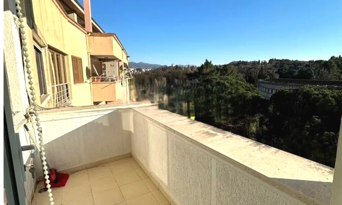 Shtepi me qera Apartament ne Tirane, 2+1, Mobilimi E mobiluar, Pagesa 800  Euro.