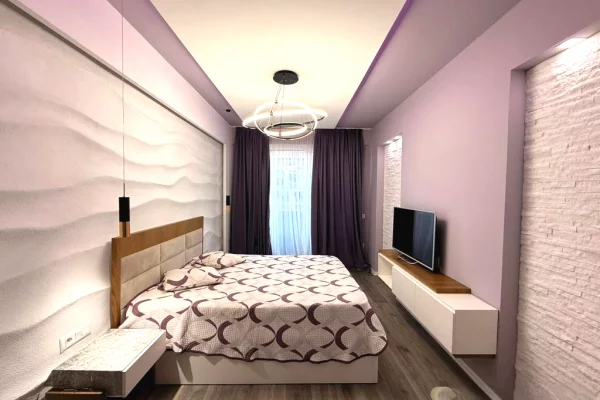 Shtepi me qera 2+1 ne Tirane - 1,700 Euro