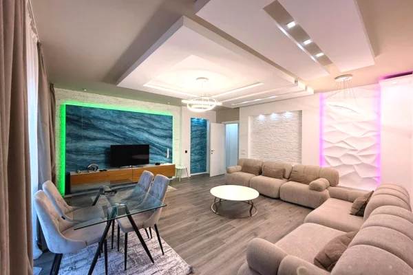 Shtepi me qera 2+1 ne Tirane - 1,700 Euro