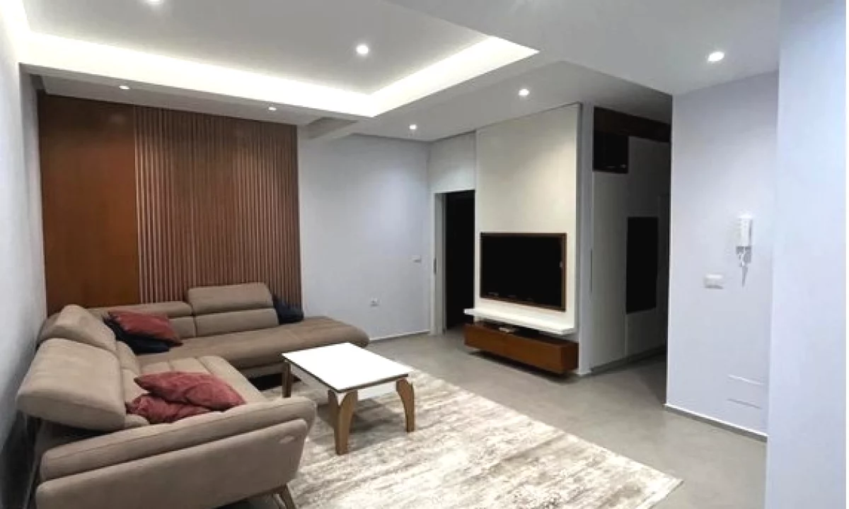 Shtepi me qera Apartament ne Tirane, 2+1, Mobilimi E mobiluar, Pagesa 650  Euro.