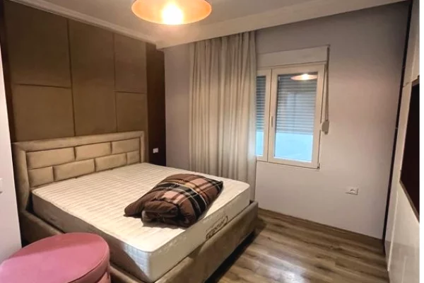 Shtepi me qera 2+1 ne Tirane - 650 Euro