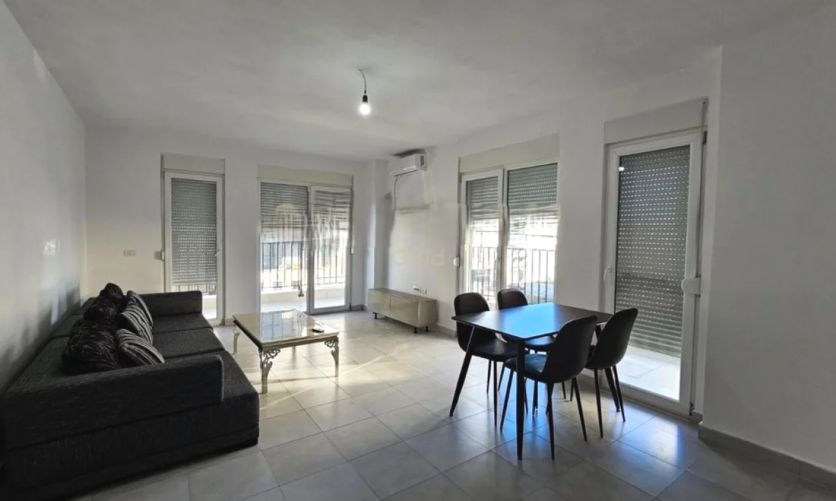 Shtepi me qera Apartament ne Tirane, 2+1, Mobilimi E mobiluar, Pagesa 500  Euro.