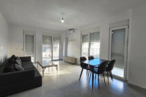 Jepet Me Qera Apartament 2+1+2 tek 5 Maji