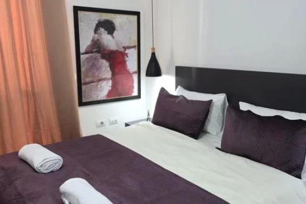 Shtepi me qera 2+1 ne Tirane - 800 Euro