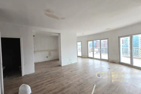 Ambient biznesi me qera 3+1 ne Tirane - 1,600 Euro