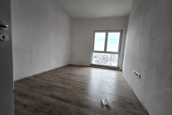 Ambient biznesi me qera 3+1 ne Tirane - 1,600 Euro