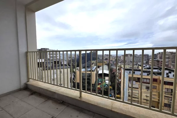 Ambient biznesi me qera 3+1 ne Tirane - 1,600 Euro