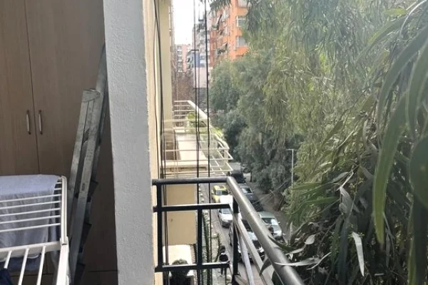 Shtepi ne shitje Apartament ne Tirane, 2+1, Mobilimi E mobiluar, Pagesa 300,000  Euro.