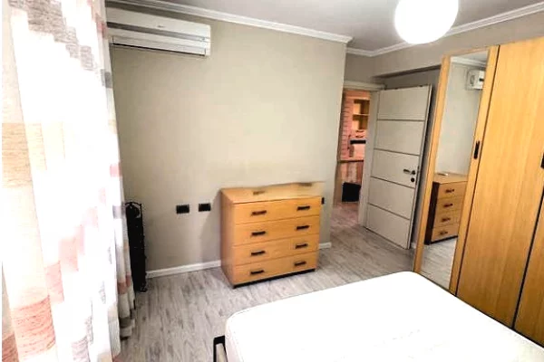 Shtepi me qera Apartament ne Tirane, 2+1, Mobilimi E mobiluar, Pagesa 900  Euro.