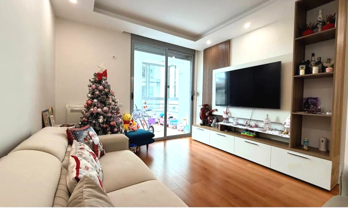 Shtepi me qera Apartament ne Tirane, 2+1, Mobilimi E mobiluar, Pagesa 800  Euro.