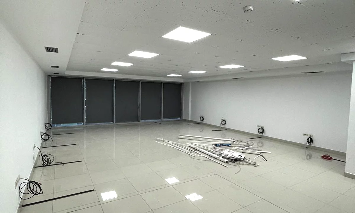 AMBIENT ZYRE ME QIRA, blloku, TIRANE!