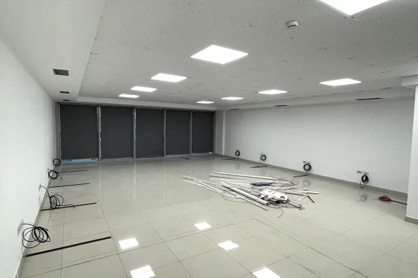 AMBIENT ZYRE ME QIRA, blloku, TIRANE!