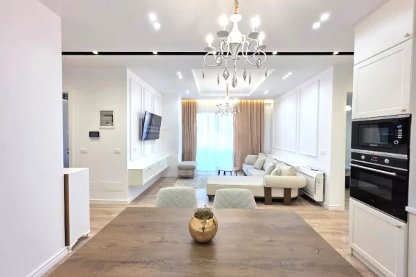 Shtepi me qera 2+1 ne Tirane - 2,000 Euro