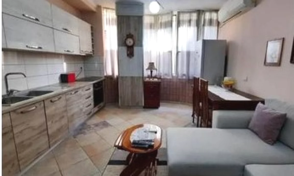Shtepi ne shitje Apartament ne Tirane, 2+1, Mobilimi E mobiluar, Pagesa 150,000  Euro.