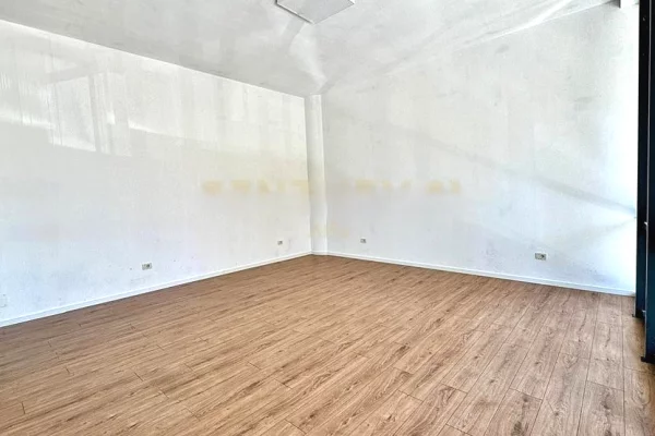 Ambient biznesi me qera 3+1 ne Tirane - 800 Euro