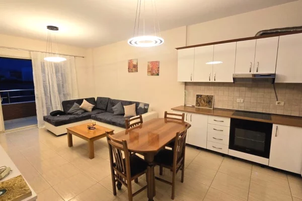 JAPIM ME QIRA APARTAMENT 1+1,RRUGA E ELBASANIT