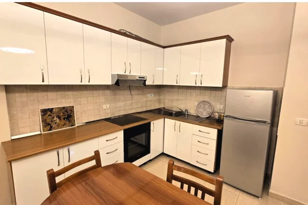 Shtepi me qera 1+1 ne Tirane - 700 Euro