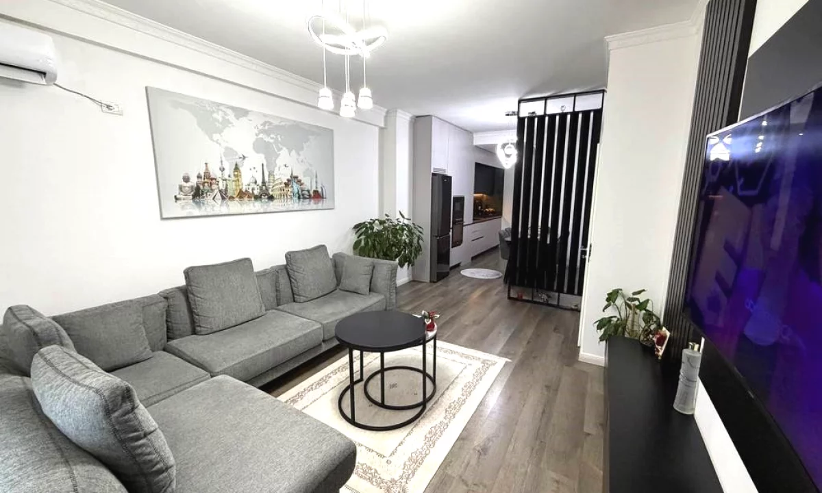 Shtepi ne shitje Apartament ne Tirane, 2+1, Mobilimi E mobiluar, Pagesa 203,000  Euro.