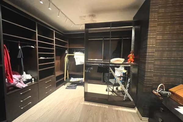 Shtepi me qera 2+1 ne Tirane - 1,500 Euro