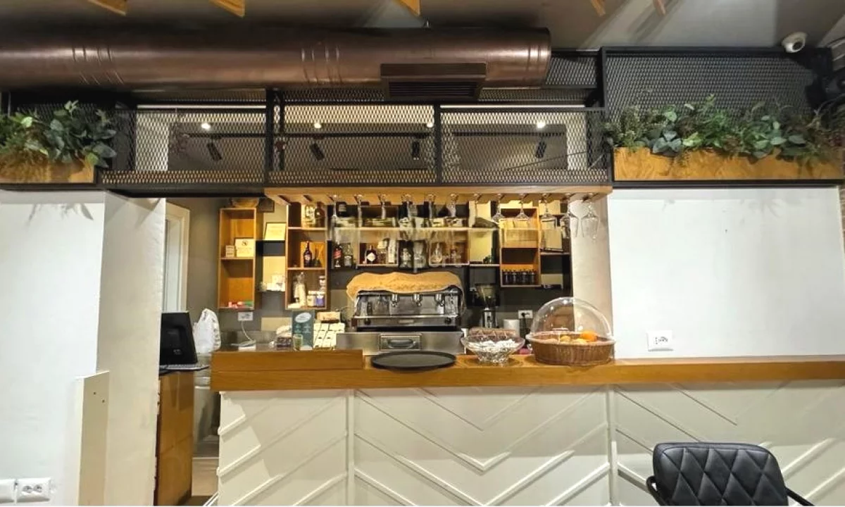 SHITET AMBIENT KOMCIAL DHE BIZNES BAR PICERI NE DON BOSKO