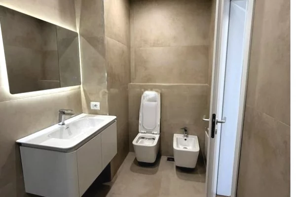 APARTAMENT 3+1+2 ME QIRA, TEK ISH-EKSPOZITA, TIRANE!