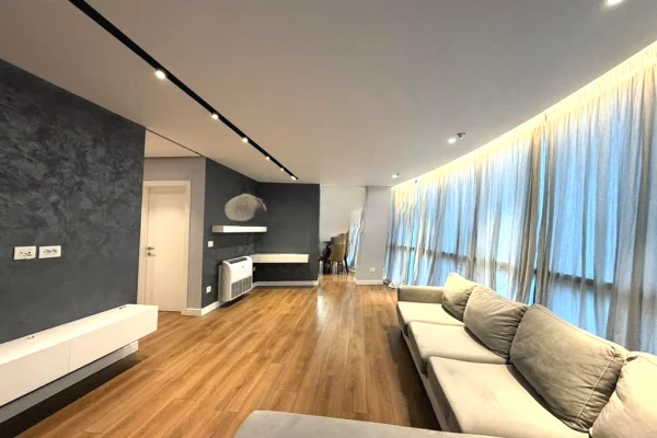 Shtepi me qera 3+1 ne Tirane - 1,200 Euro