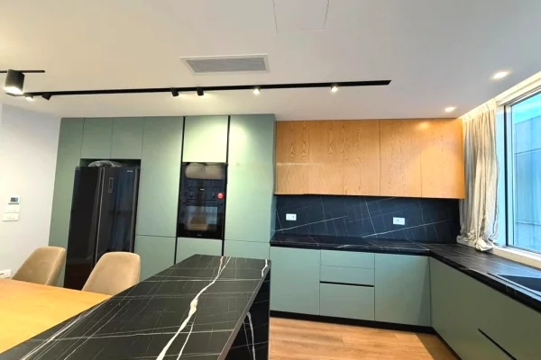 Shtepi me qera 3+1 ne Tirane - 1,200 Euro