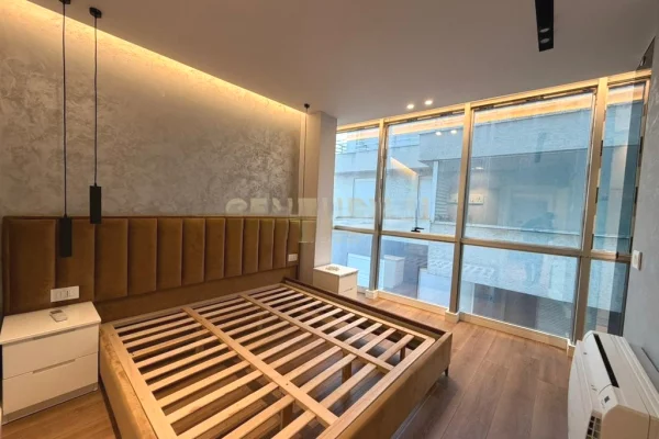 Shtepi me qera 3+1 ne Tirane - 1,200 Euro