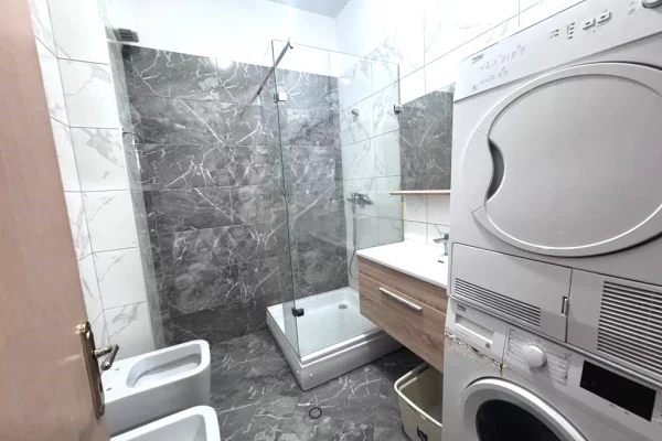Shtepi me qera 2+1 ne Tirane - 850 Euro
