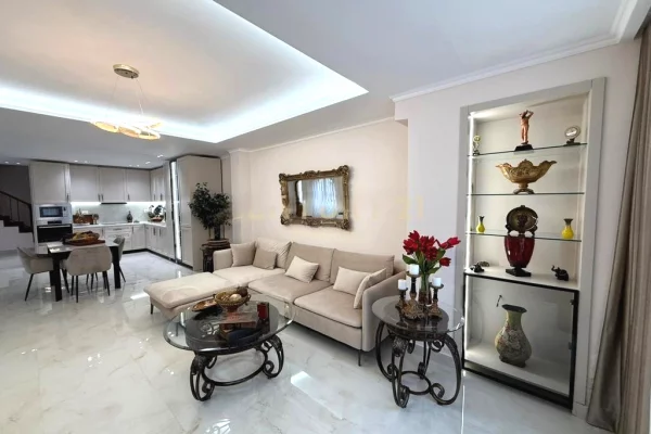 Shtepi me qera 2+1 ne Tirane - 1,500 Euro