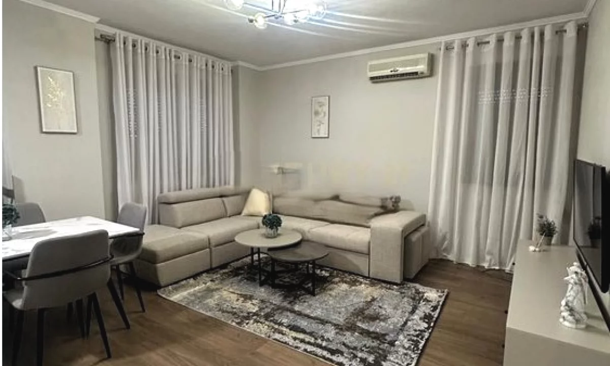 Shtepi me qera Apartament ne Tirane, 1+1, Mobilimi E mobiluar, Pagesa 750  Euro.