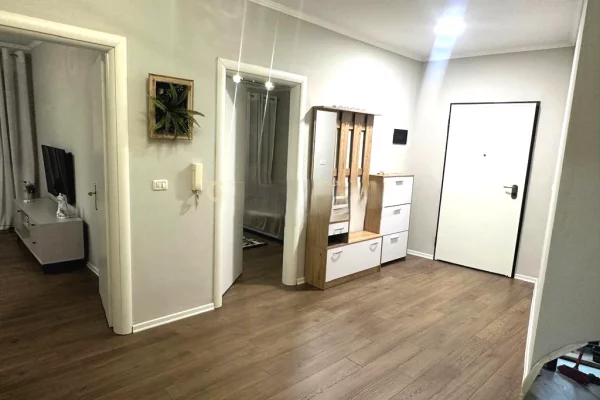 Shtepi me qera 1+1 ne Tirane - 750 Euro