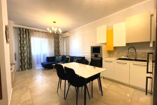 Shtepi ne shitje Apartament ne Tirane, 2+1, Mobilimi E mobiluar, Pagesa 165,000  Euro.