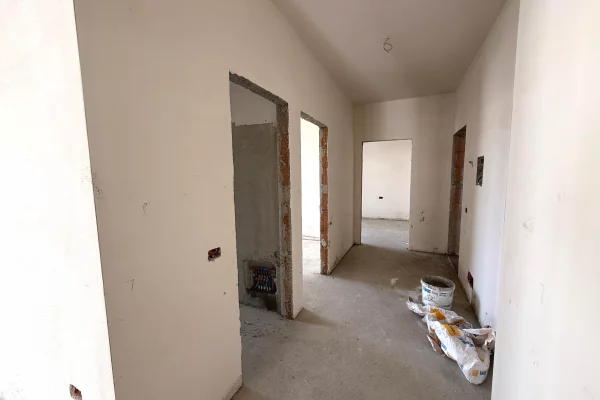 Shtepi ne shitje Apartament ne Tirane, 2+1, Mobilimi Bosh, pa mobiluar, Pagesa 120,000  Euro.