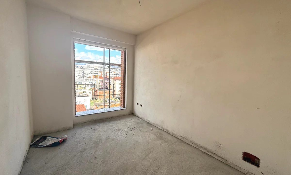 Shtepi ne shitje Apartament ne Tirane, 2+1, Mobilimi Bosh, pa mobiluar, Pagesa 120,000  Euro.
