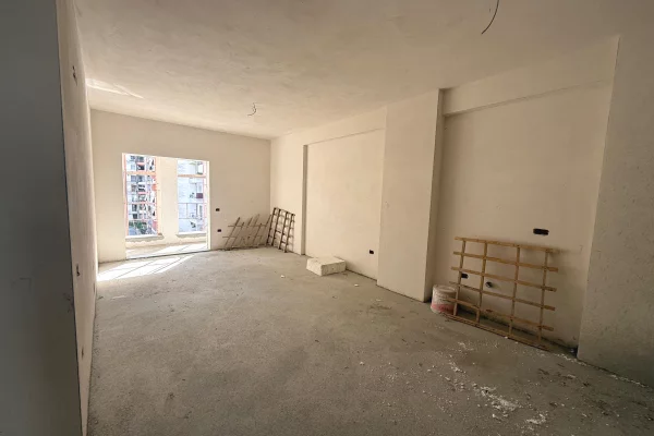 Shtepi ne shitje Apartament ne Tirane, 2+1, Mobilimi Bosh, pa mobiluar, Pagesa 120,000  Euro.